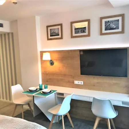 Апартаменты 6 Pietro Seaside *