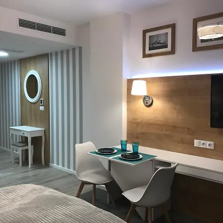 Апартаменты 6 Pietro Seaside *